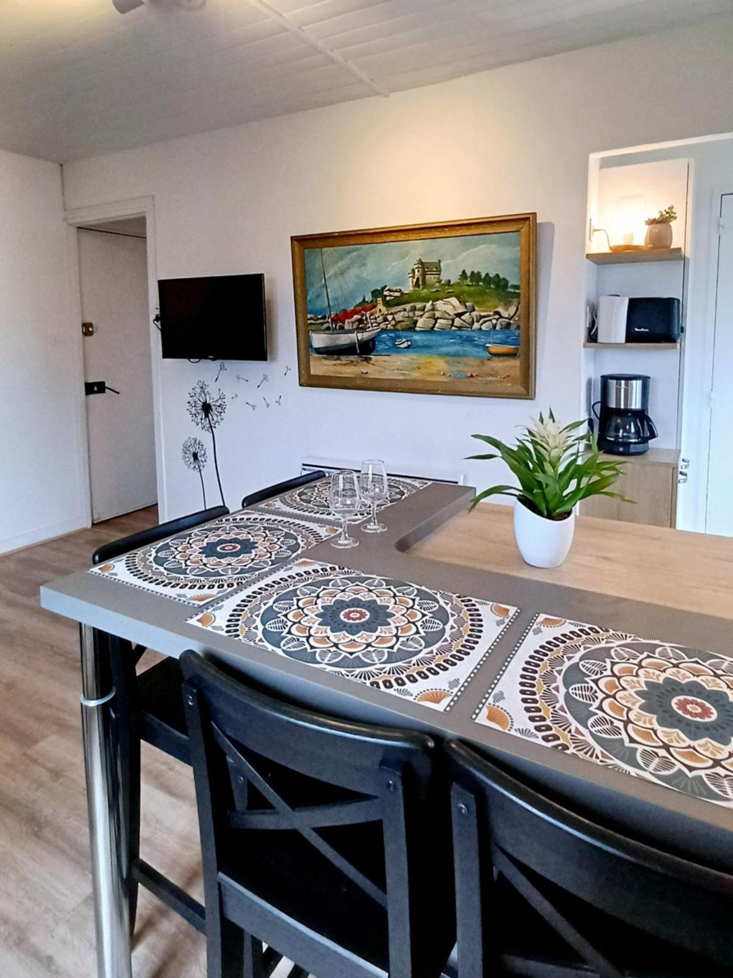 Appartement A Cote Du Port De Ploumanac'H Perros-Guirec Exterior foto